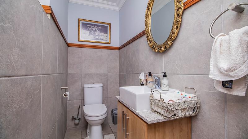 9 Bedroom Property for Sale in Outeniqua Strand Western Cape